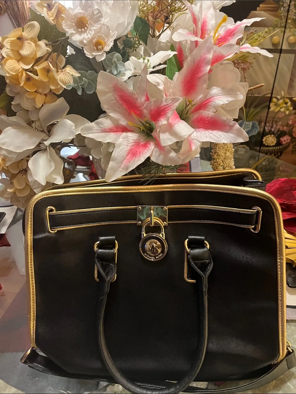 🤩🤩Michael Kors Black Satchel with Gold Trim and Lock